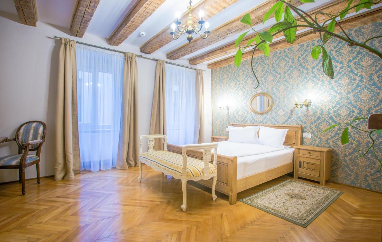 Safrano Palace ブラショフ エクステリア 写真