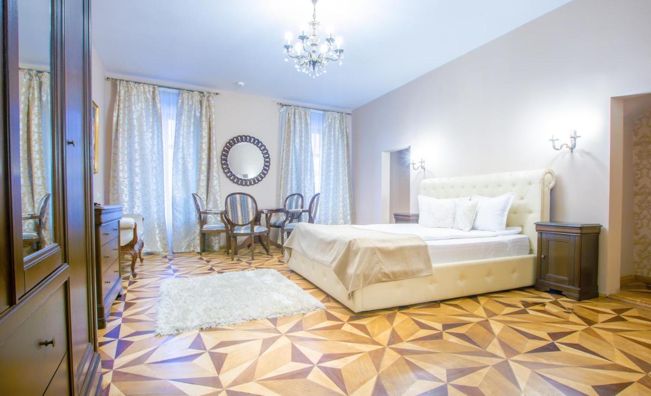 Safrano Palace ブラショフ エクステリア 写真