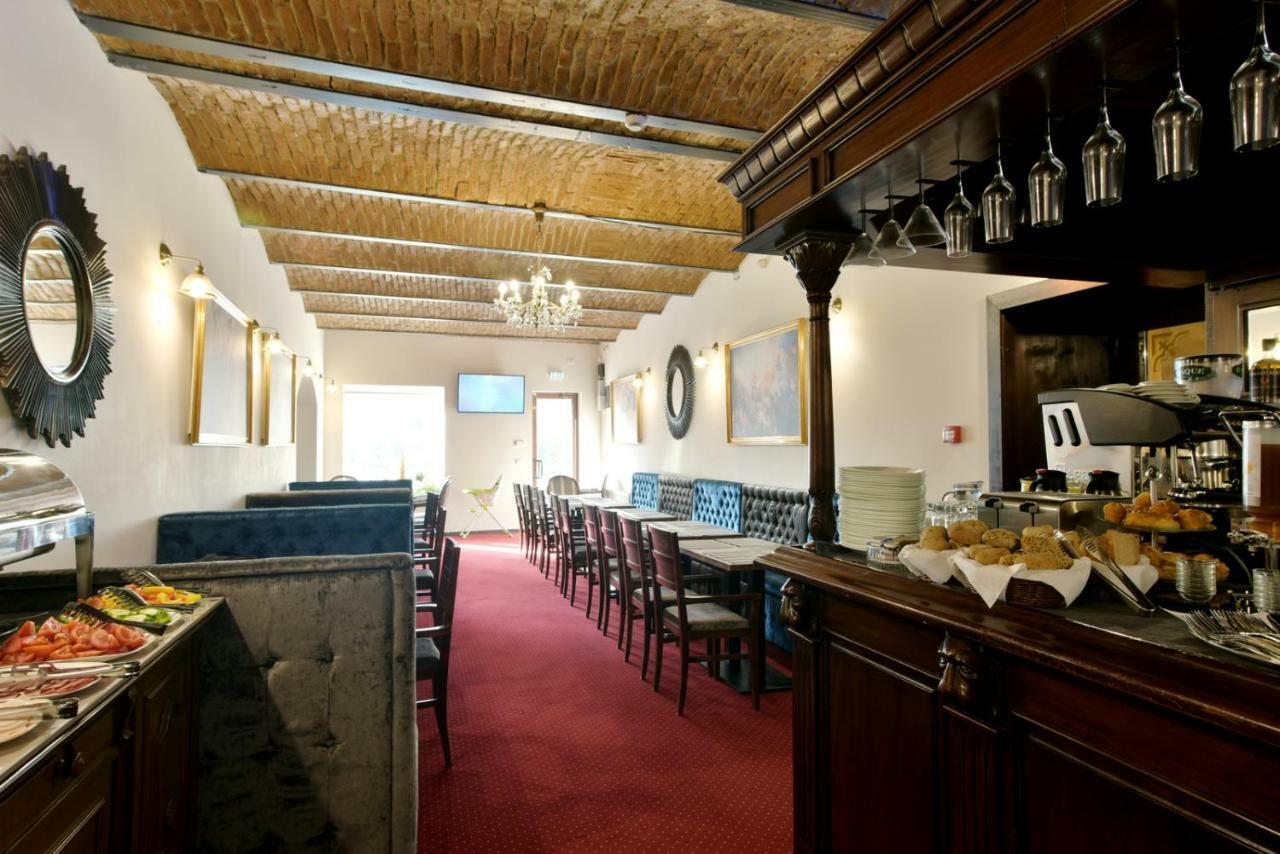Safrano Palace ブラショフ エクステリア 写真
